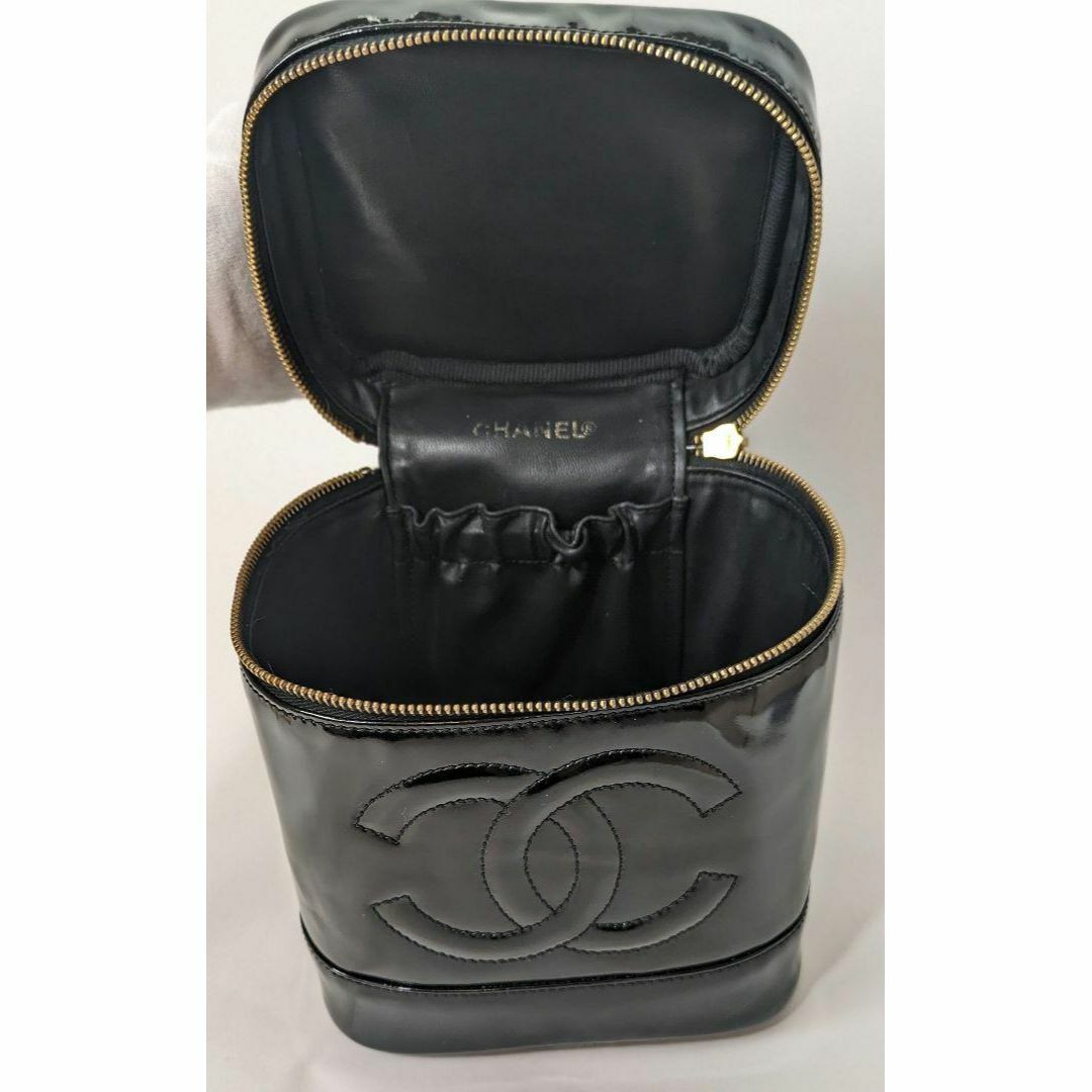 【美品】シャネル CHANEL ココマーク エナメル　バニティ　ブラック　金具