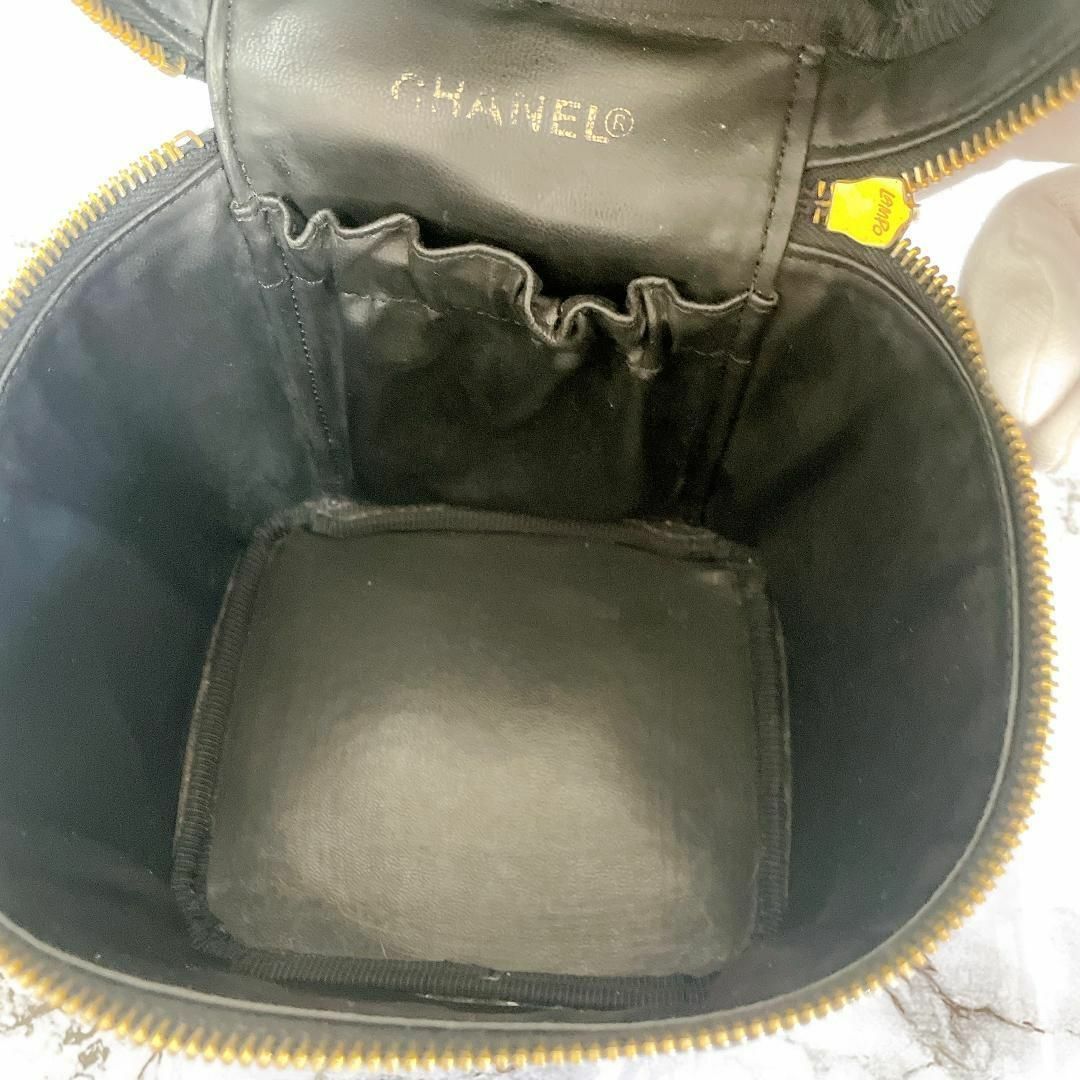 【美品】シャネル CHANEL ココマーク エナメル　バニティ　ブラック　金具