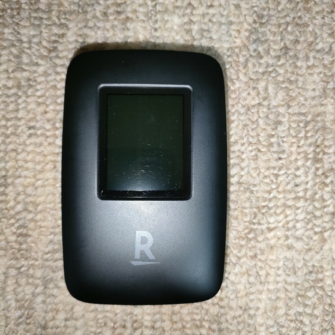 Rakuten(ラクテン)のRakuten WiFi Pocket ブラック R310 スマホ/家電/カメラのスマホ/家電/カメラ その他(その他)の商品写真