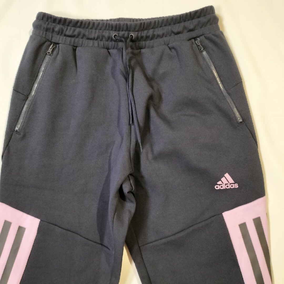 adidas(アディダス)の新品　アディダス　フューチャー アイコン 　スリーストライプス パンツ　L メンズのパンツ(その他)の商品写真