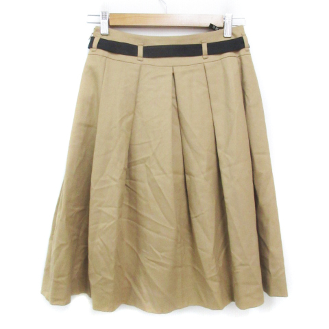 TO BE CHIC(トゥービーシック)のトゥービーシック プリーツスカート ひざ丈 リボンベルト付き 40 ベージュ レディースのスカート(ひざ丈スカート)の商品写真