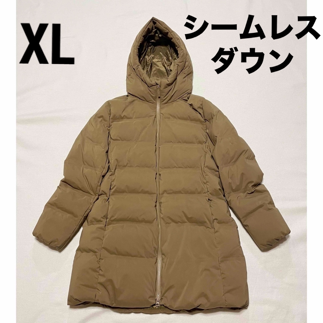 UNIQLO(ユニクロ)の美品　ユニクロ　大きいサイズ　シームレス　ダウン　ショートコート　ベージュ　XL レディースのジャケット/アウター(ダウンコート)の商品写真