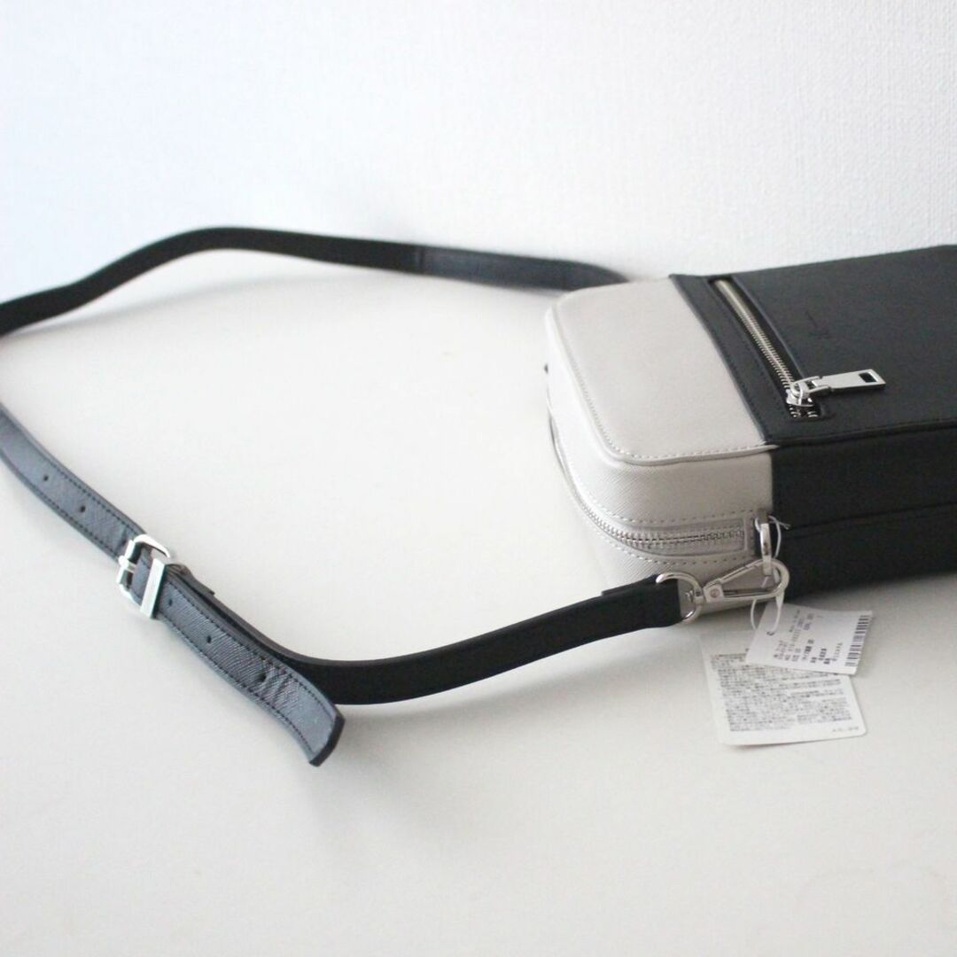 TAKEO KIKUCHI(タケオキクチ)の新品tk.TAKEO KIKUCHIバイカラースクエアボックス ショルダーバッグ メンズのバッグ(ショルダーバッグ)の商品写真