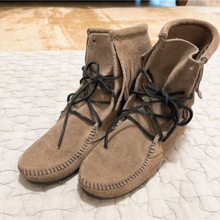 ミネトンカ(Minnetonka)の【美品】Minnetonka  フリンジ モカシン ブーツ(スリッポン/モカシン)