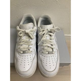 ナイキ(NIKE)のNIKE エアフォース1 07 白　26.5(スニーカー)