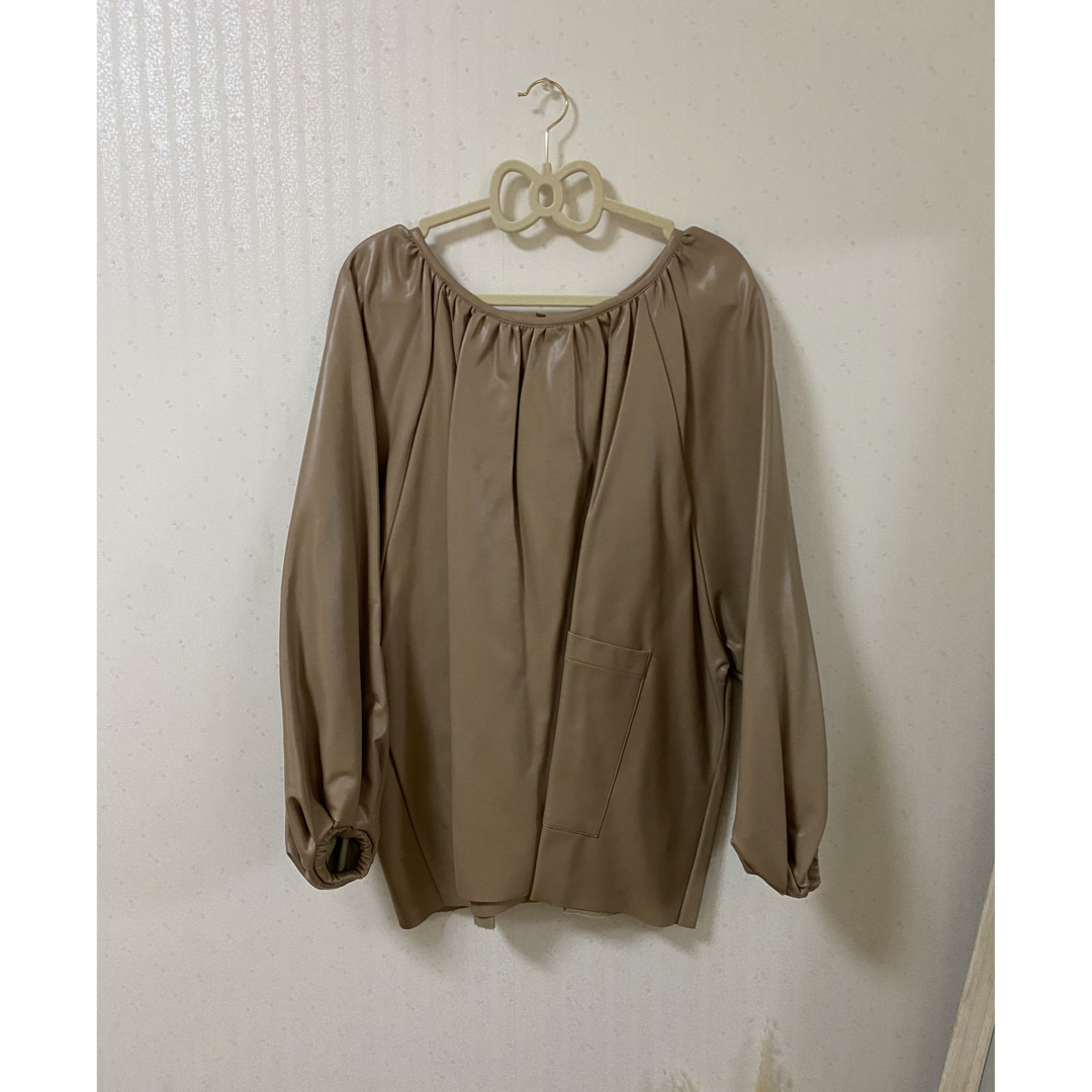 acka original leather tops レザー ボリューム レディースのトップス(シャツ/ブラウス(長袖/七分))の商品写真