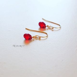 2-9. しずくピアス＊シャム　レッド　チェコ　ドロップ(ピアス)