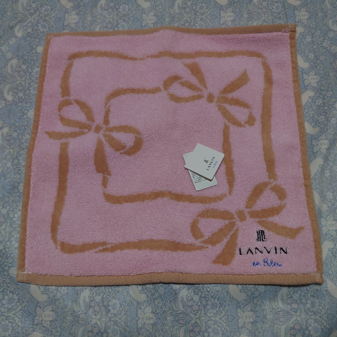 LANVIN en Bleu(ランバンオンブルー)の●2●　LANVINタオルハンカチ レディースのファッション小物(ハンカチ)の商品写真