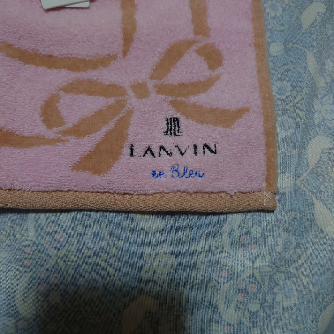LANVIN en Bleu(ランバンオンブルー)の●2●　LANVINタオルハンカチ レディースのファッション小物(ハンカチ)の商品写真