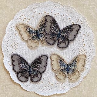 蝶々♡刺繍ワッペン ブラック&ベージュ(各種パーツ)