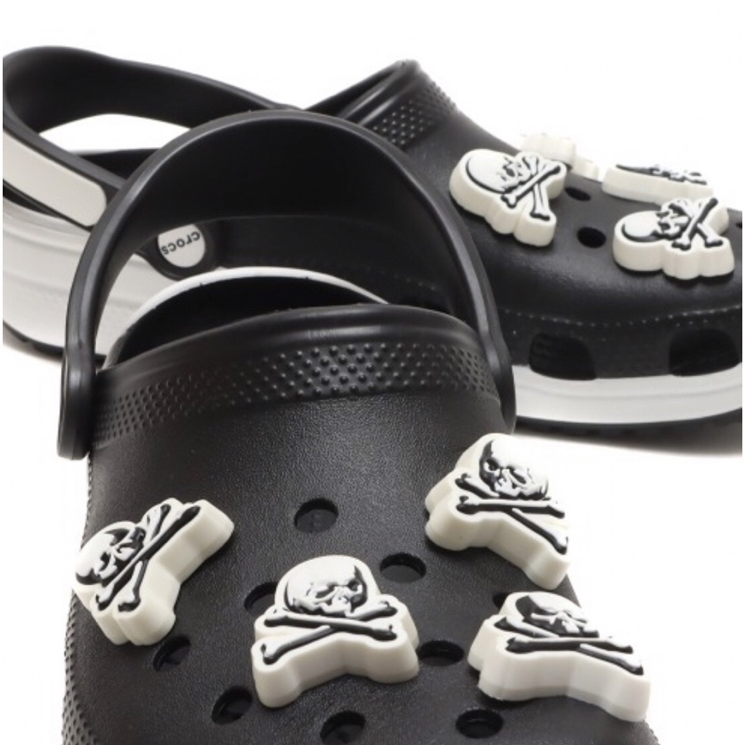 mastermind JAPAN(マスターマインドジャパン)のMastermind JAPAN X Crocs Classic Clog メンズの靴/シューズ(サンダル)の商品写真