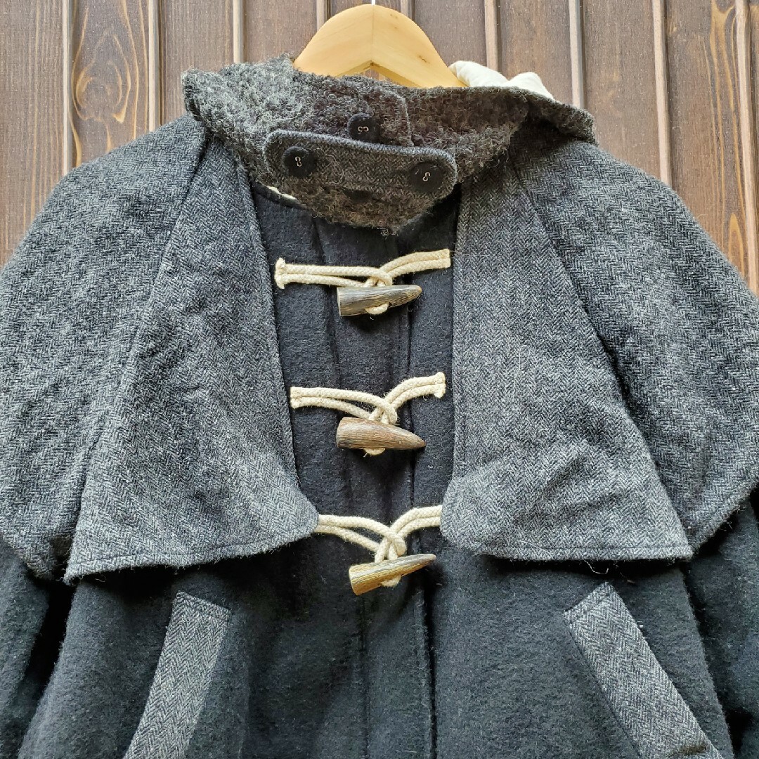 fur fur(ファーファー)のYOiM furfur 切り替え ショート丈 ダッフルコート ジャケット レディースのジャケット/アウター(ダッフルコート)の商品写真
