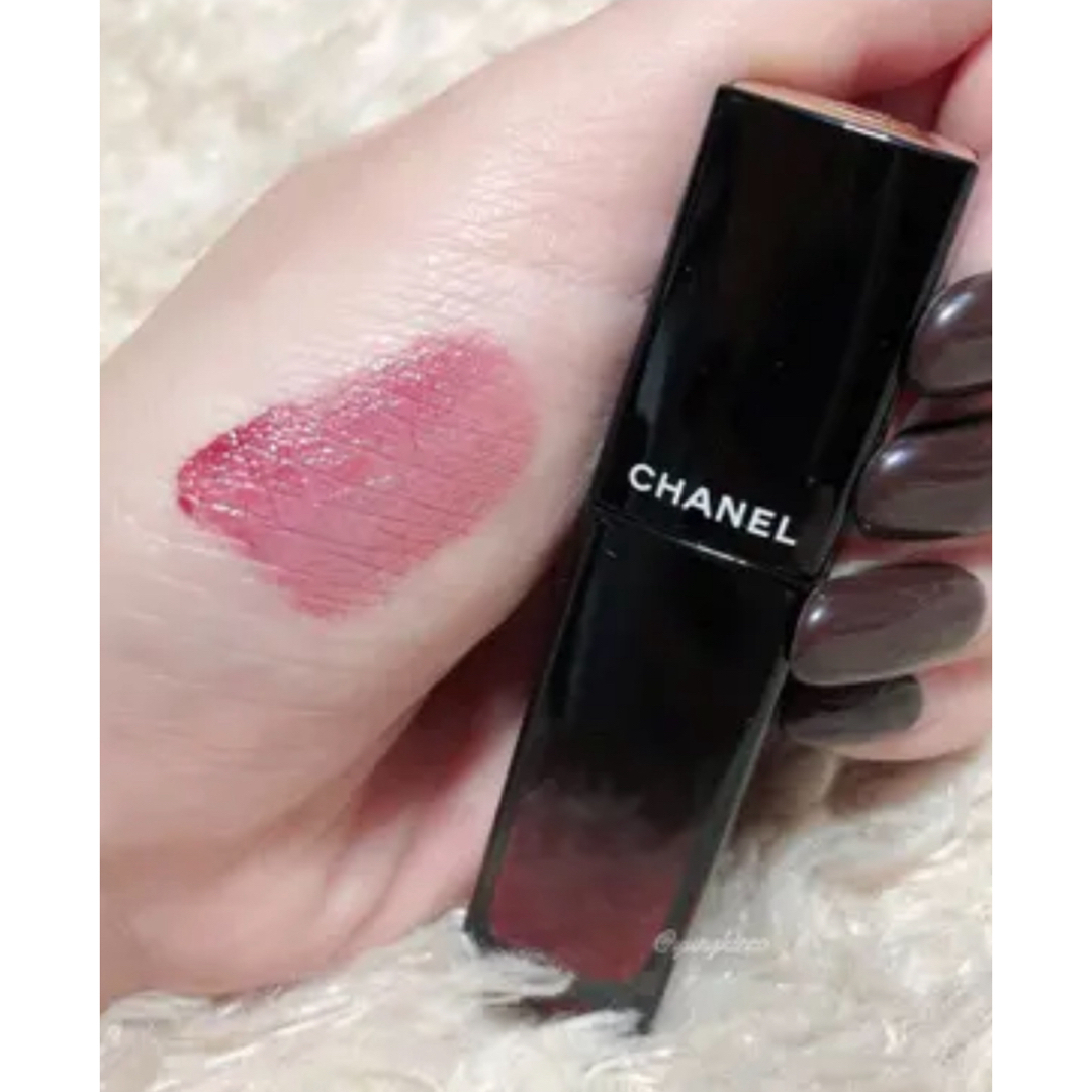 CHANEL(シャネル)のクリスマ限定 コスメポーチ＆リップルージュ アリュール ラック74SET！！ レディースのファッション小物(ポーチ)の商品写真