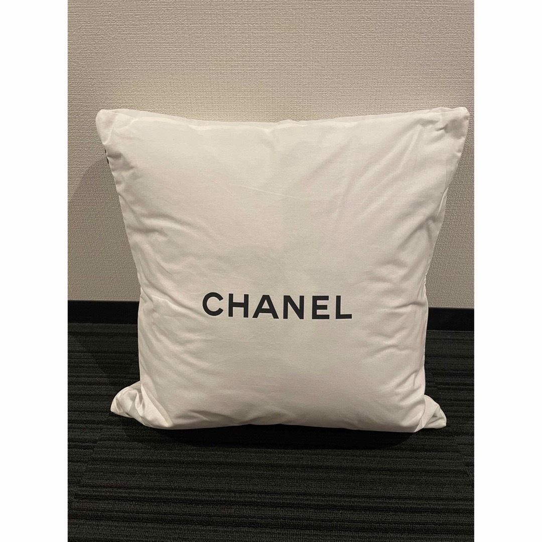 CHANEL(シャネル)のCHANEL シャネル　クッション　クッションカバー　ココマーク　新品　未使用 インテリア/住まい/日用品のインテリア小物(クッション)の商品写真