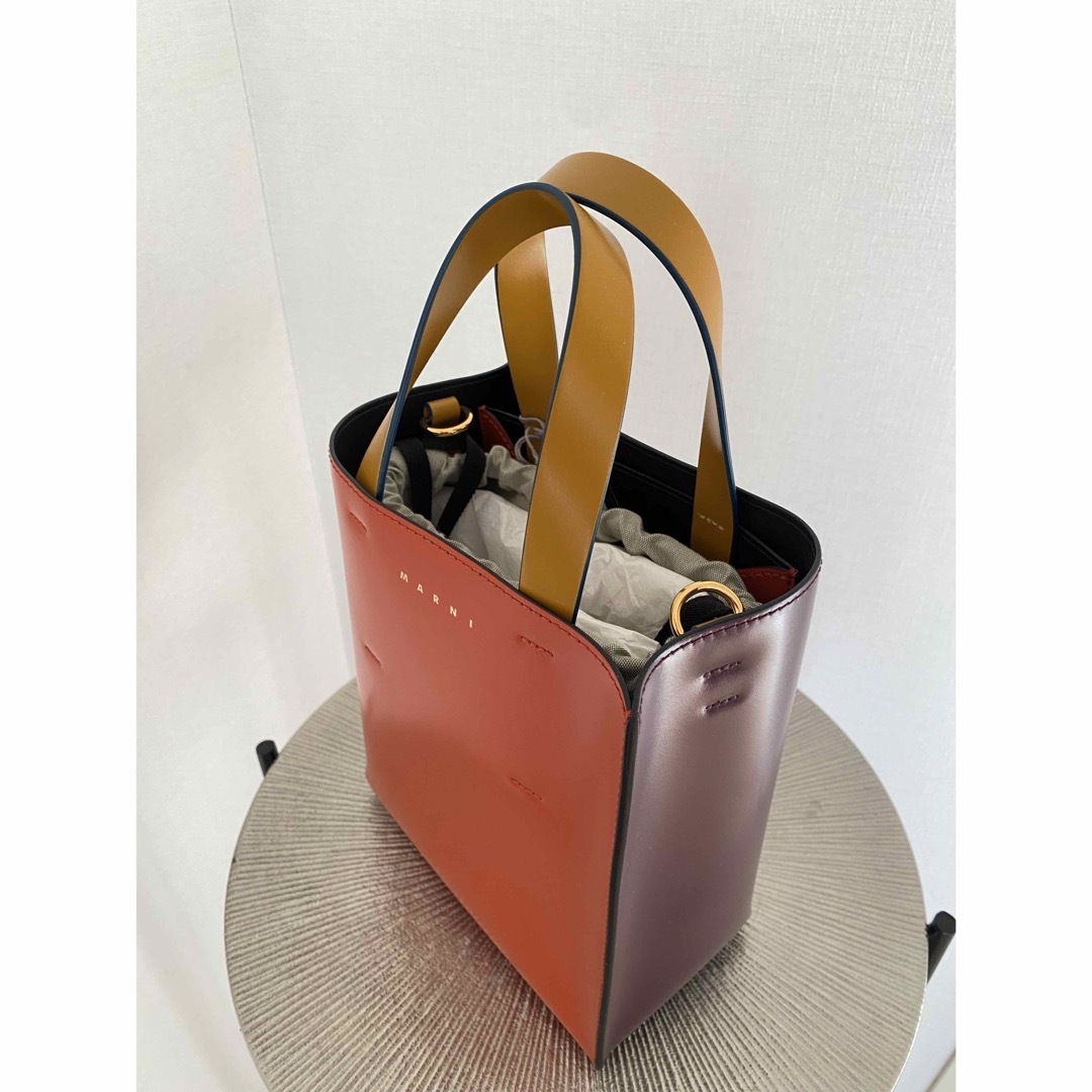 Marni(マルニ)の新品未使用　MARNI ショルダーバッグ　トートバッグ　Museo ムゼオ レディースのバッグ(ショルダーバッグ)の商品写真