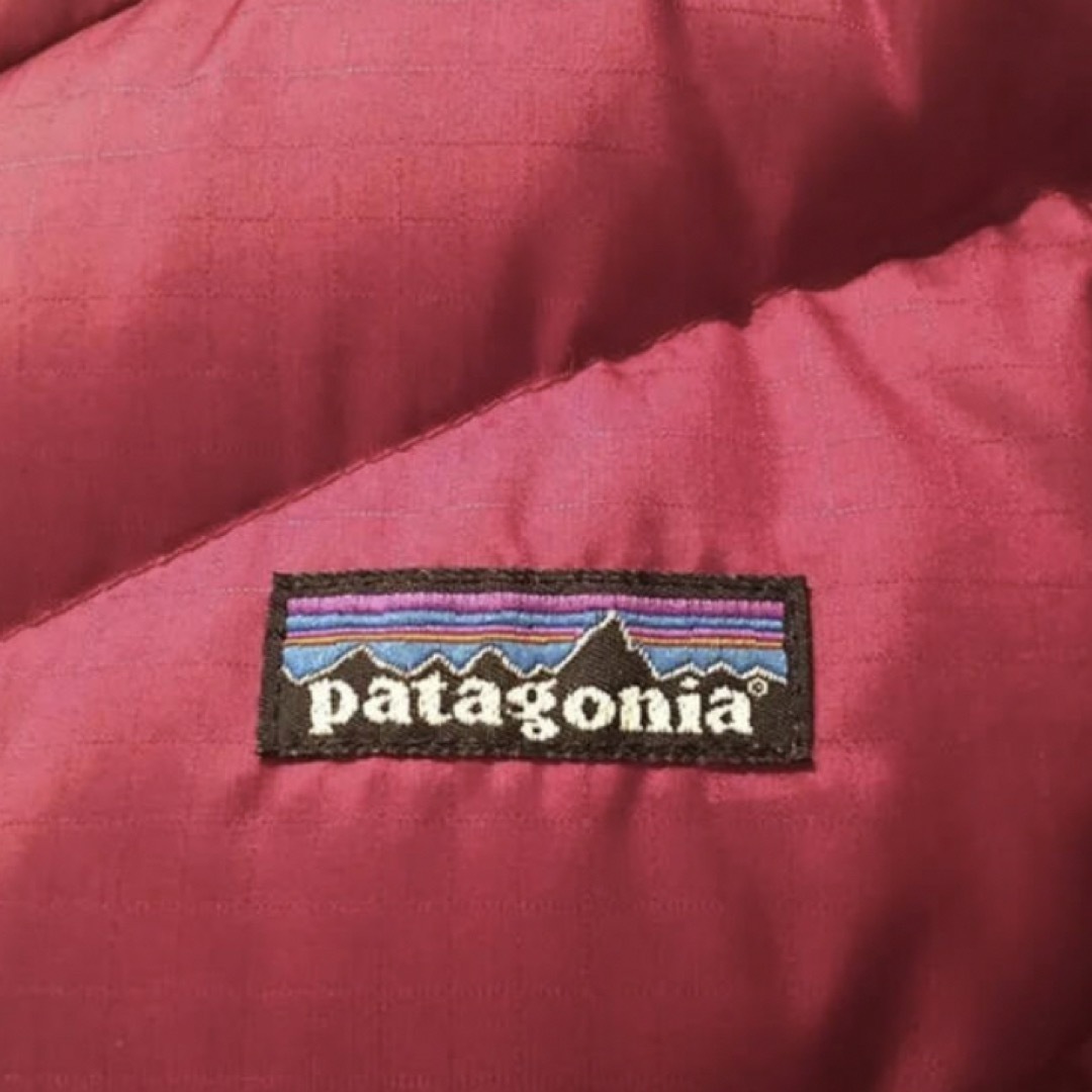 patagonia(パタゴニア)の定番パタゴニアダウンフーディ　Patagonia ノースフェイス レディースのジャケット/アウター(ダウンジャケット)の商品写真