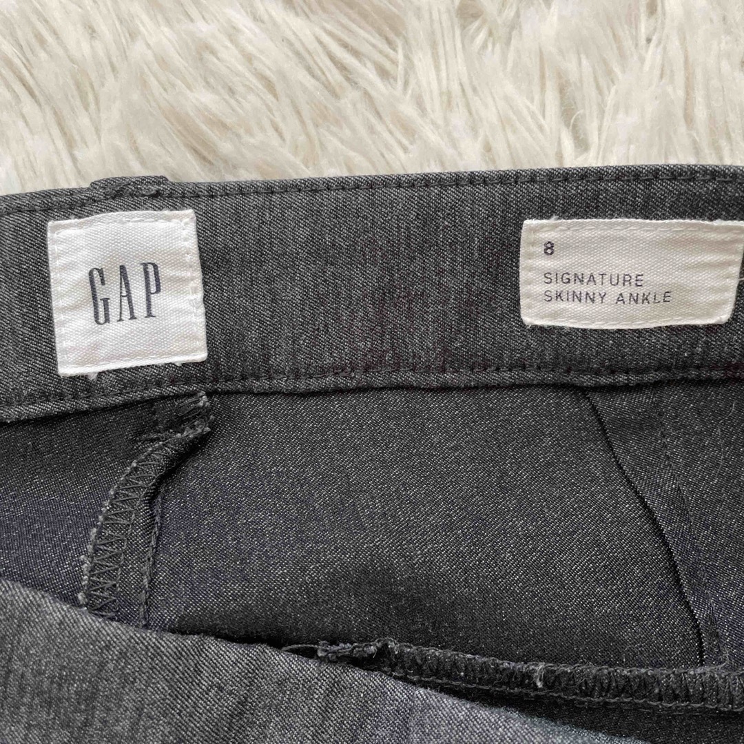 GAP(ギャップ)のGAP スキニーアンクルパンツ　グレー　サイズ8 レディースのパンツ(カジュアルパンツ)の商品写真