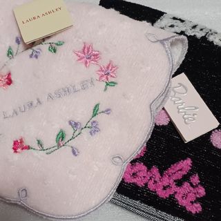 ローラアシュレイ(LAURA ASHLEY)の値下げ📌ローラアシュレイ&バービー☆タオルハンカチ2枚セット🌼(ハンカチ)