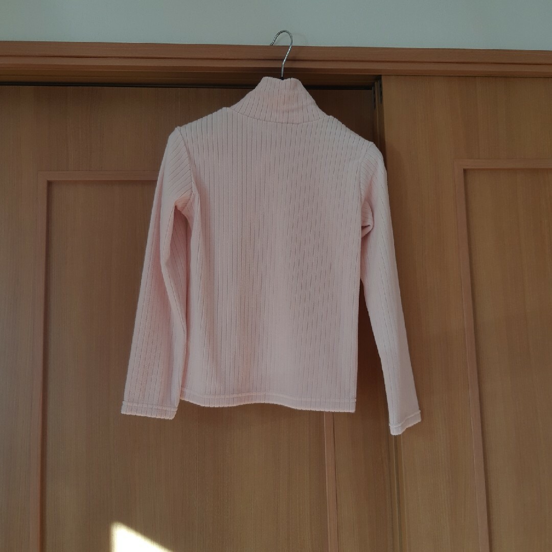 UNIQLO(ユニクロ)のユニクロ UNIQLO キッズ タートルネック フリース 防寒 キッズ/ベビー/マタニティのキッズ服女の子用(90cm~)(Tシャツ/カットソー)の商品写真