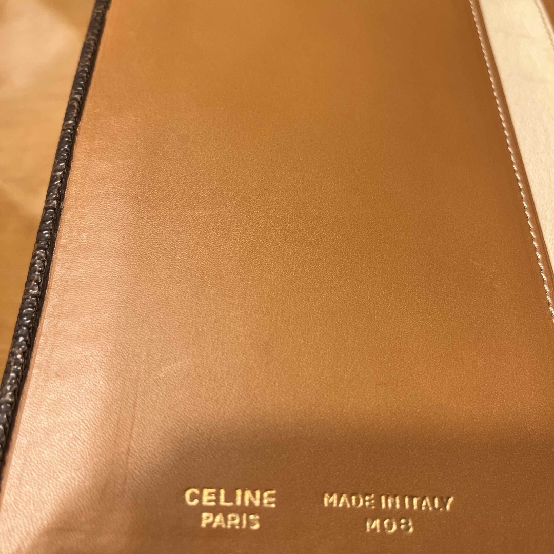 celine(セリーヌ)のセリーヌ　システム手帳　バイブルサイズ インテリア/住まい/日用品の文房具(その他)の商品写真