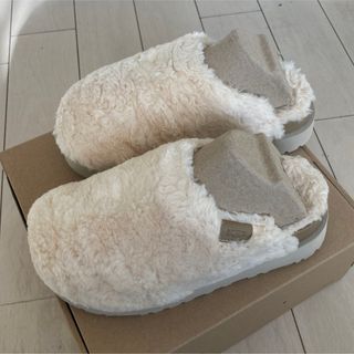 アグ(UGG)のUGG新品最終値下げです(サンダル)