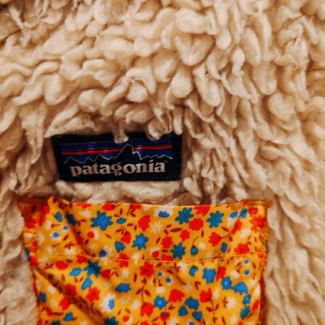 patagonia(パタゴニア)のパタゴニア　ジャケット　レトロ　5T　花柄　キッズ キッズ/ベビー/マタニティのキッズ服男の子用(90cm~)(ジャケット/上着)の商品写真