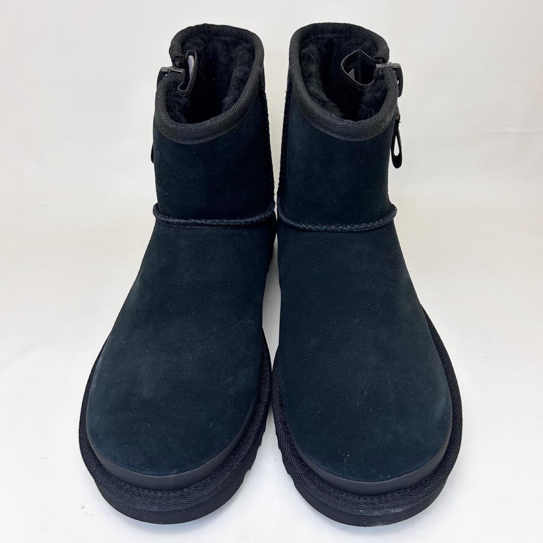 UGG(アグ)の新品 アグ レディースブーツ クラシック ミニ ジッパー ブラック 22.0cm レディースの靴/シューズ(ブーツ)の商品写真