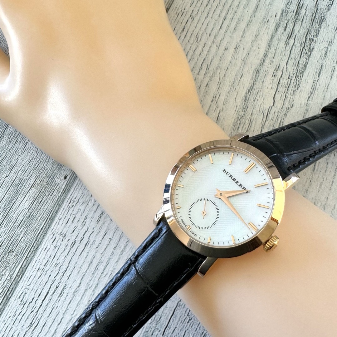 BURBERRY(バーバリー)の【希少】BURBERRY バーバリー 腕時計 BU1734 シェル スモセコ レディースのファッション小物(腕時計)の商品写真