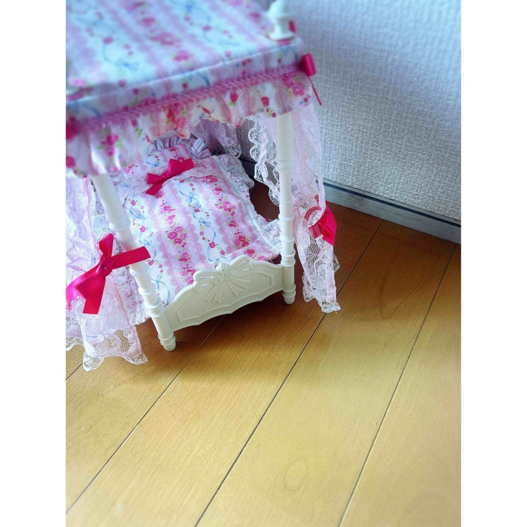 Takara Tomy(タカラトミー)のリカちゃんベッド エンタメ/ホビーのおもちゃ/ぬいぐるみ(キャラクターグッズ)の商品写真