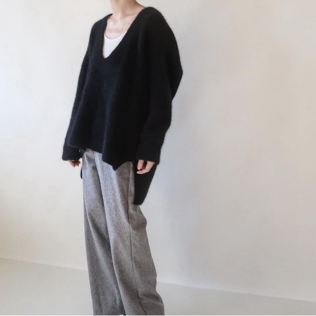 ARGUE(アギュー)のRACOON WOOL AIRY FUR KNIT  ブラック レディースのトップス(ニット/セーター)の商品写真