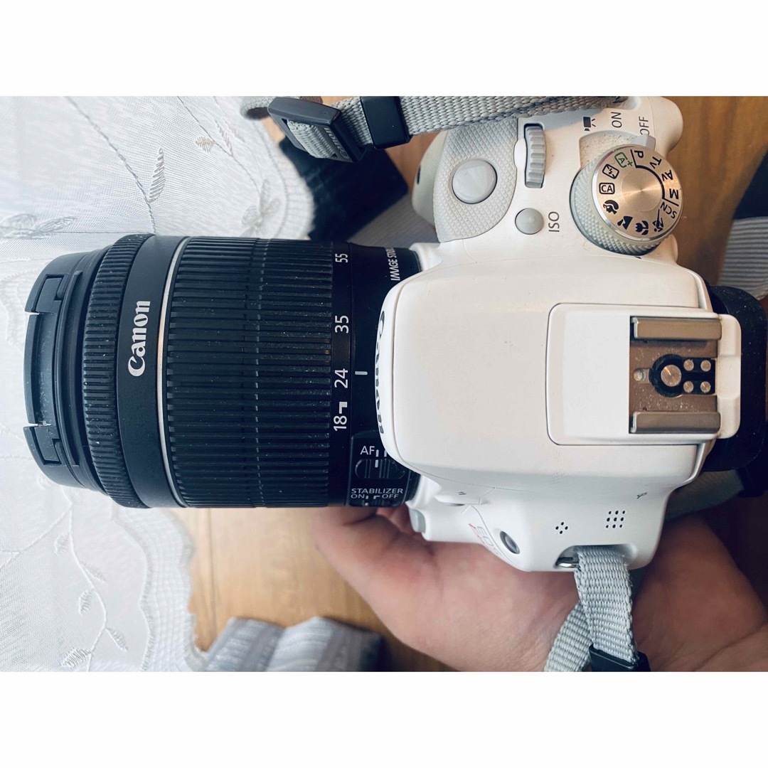 Canon(キヤノン)のCanon EOS Kiss X7 ホワイト スマホ/家電/カメラのカメラ(デジタル一眼)の商品写真