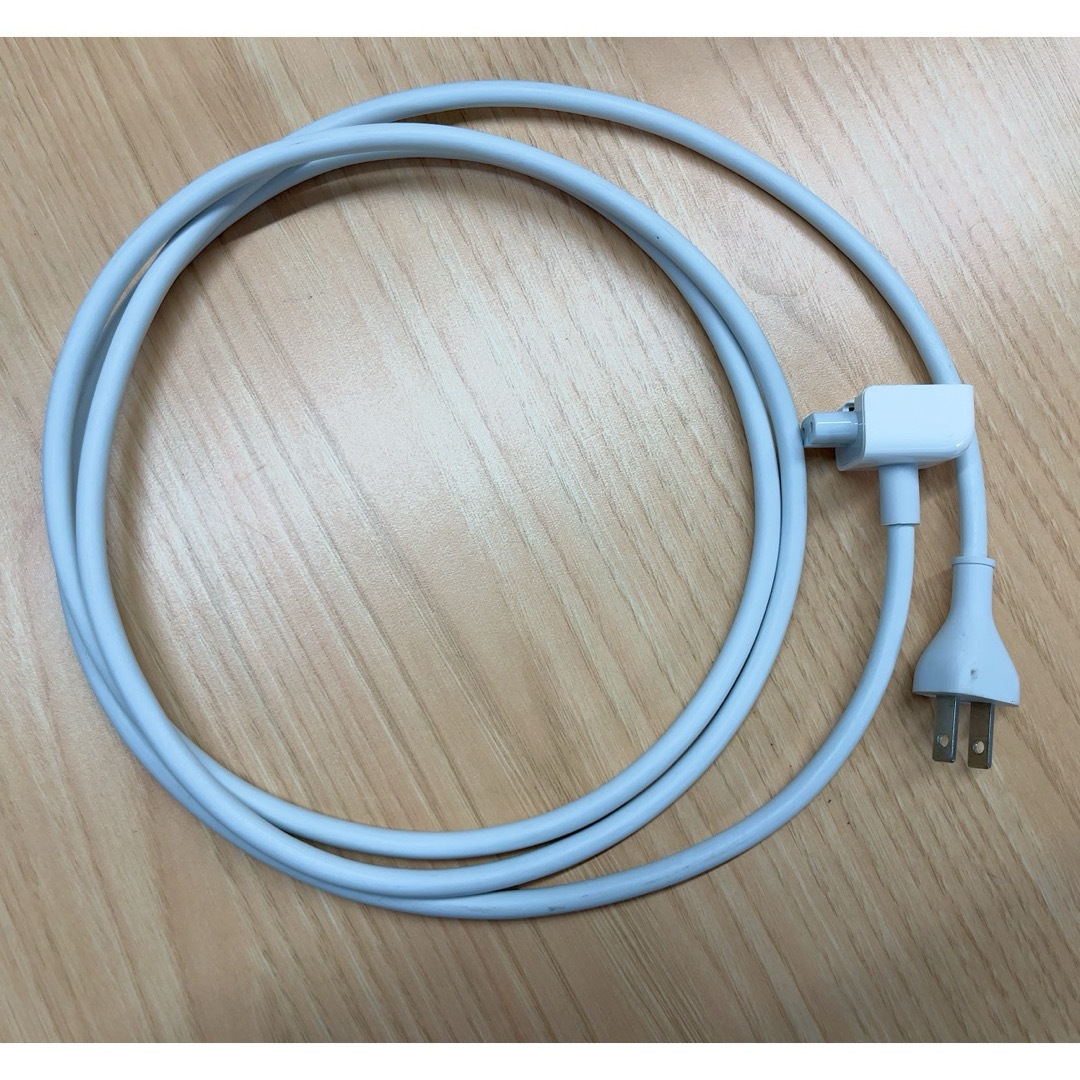 Mac (Apple)(マック)のUNO様専用　Apple Magsafe Adapter A1424 中古 スマホ/家電/カメラのPC/タブレット(PC周辺機器)の商品写真