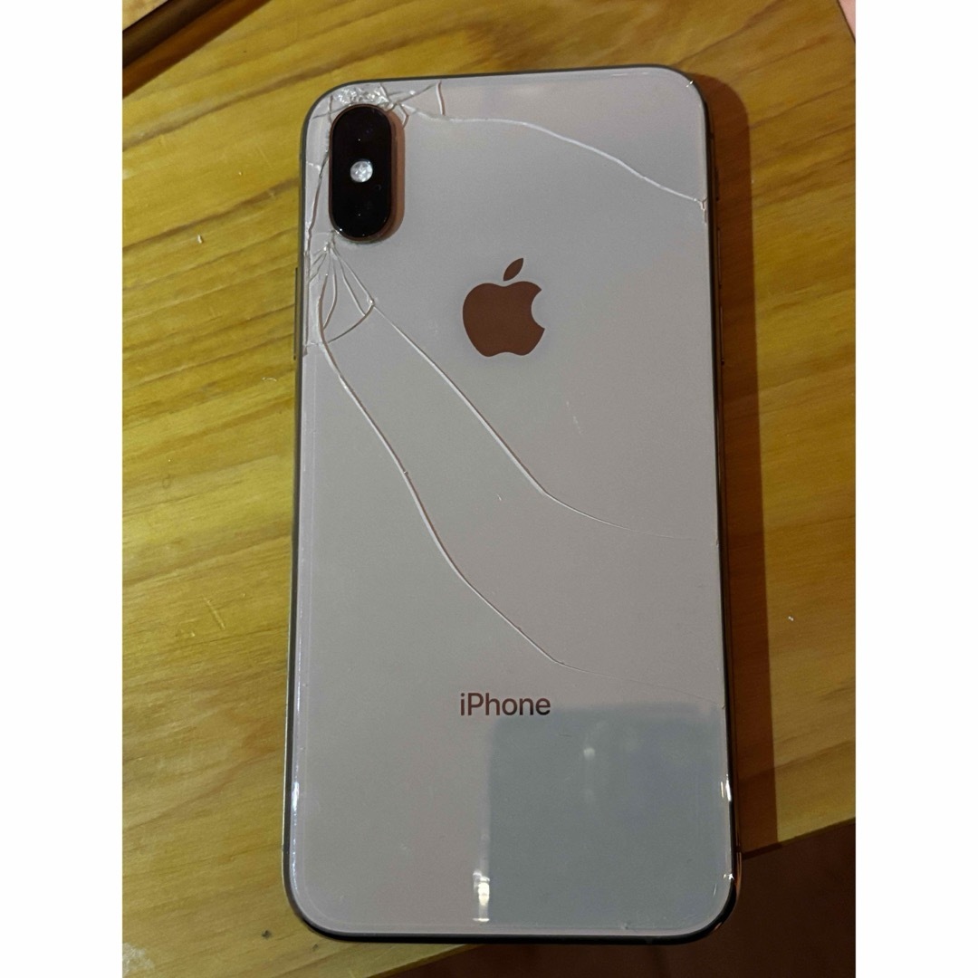 iPhone(アイフォーン)のiPhone XS Gold 64GB スマホ/家電/カメラのスマートフォン/携帯電話(スマートフォン本体)の商品写真