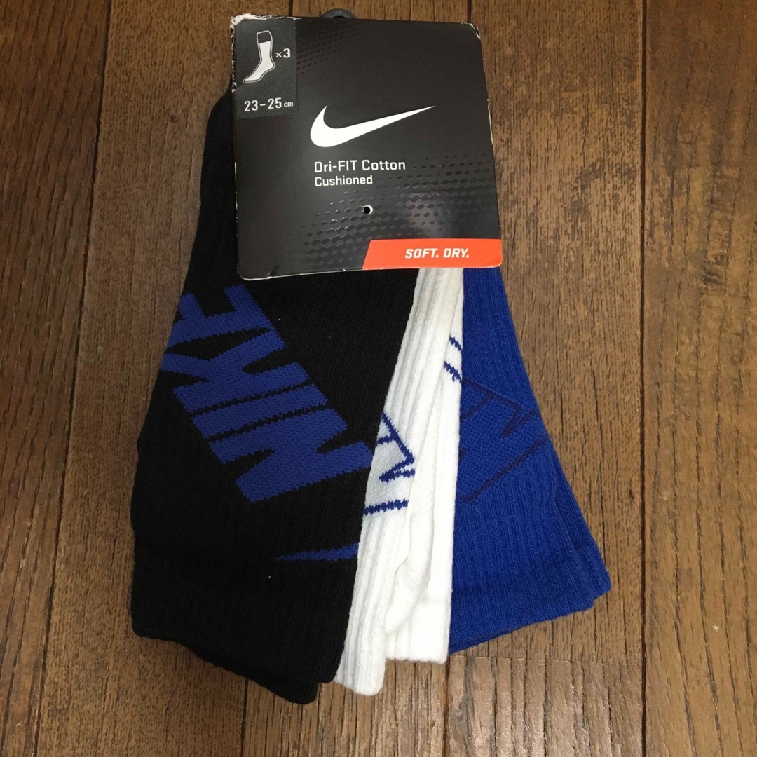 NIKE(ナイキ)の新品★NIKEナイキ★DRI-FITソックス 3P　靴下 23-25㎝ レディースのレッグウェア(ソックス)の商品写真