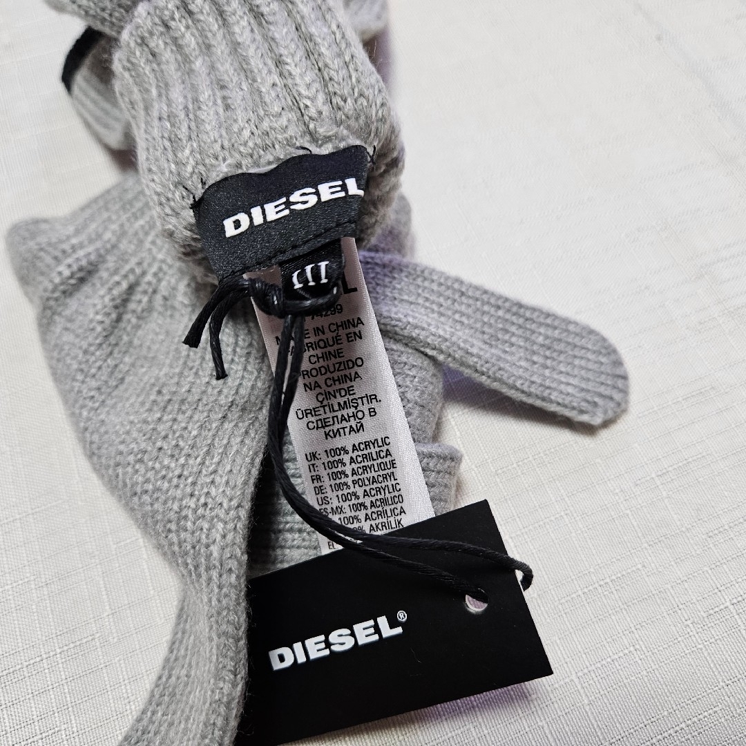 DIESEL(ディーゼル)のDIESEL ディーゼル　手袋 キッズ/ベビー/マタニティのこども用ファッション小物(手袋)の商品写真