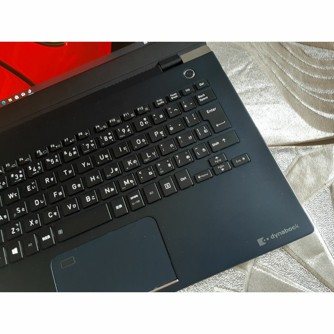 【極美品】dynabook G83/M 超軽量PC  8世代i5/高速256GB