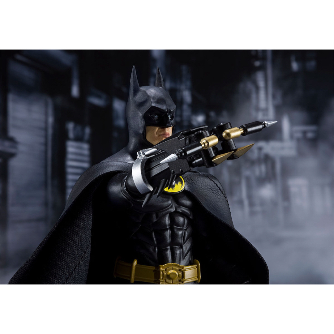 BANDAI(バンダイ)の海外製カスタムケープ付 フィギュアーツ バットマン  BATMAN 1989 エンタメ/ホビーのフィギュア(アメコミ)の商品写真