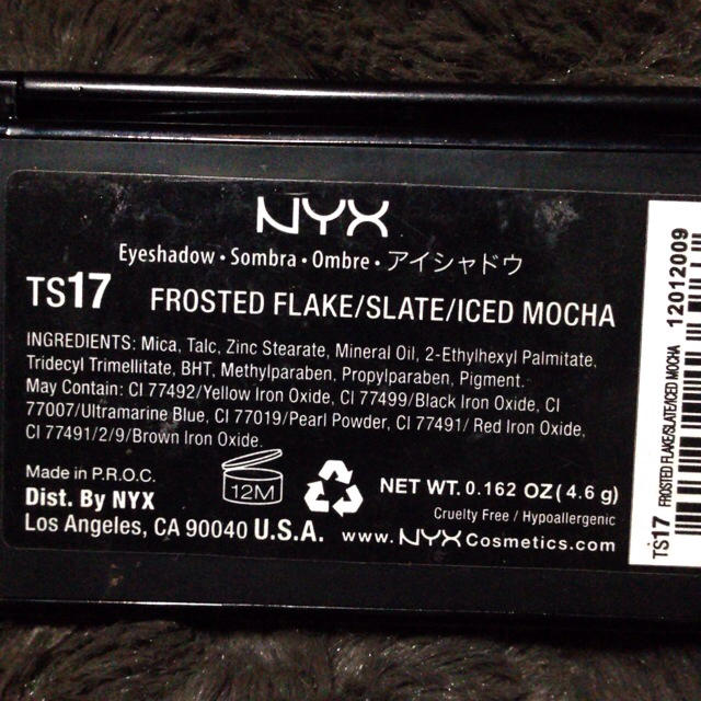 NYX トリオアイシャドウ2 コスメ/美容のベースメイク/化粧品(その他)の商品写真