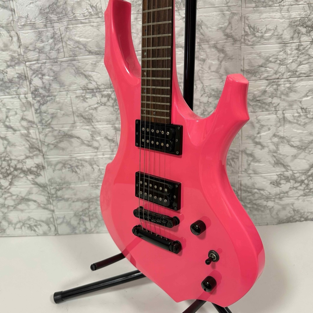 Grass Roots(グラスルーツ)のド派手　GrassRoots グラスルーツ　ピンク Pink 変形エレキギター 楽器のギター(エレキギター)の商品写真