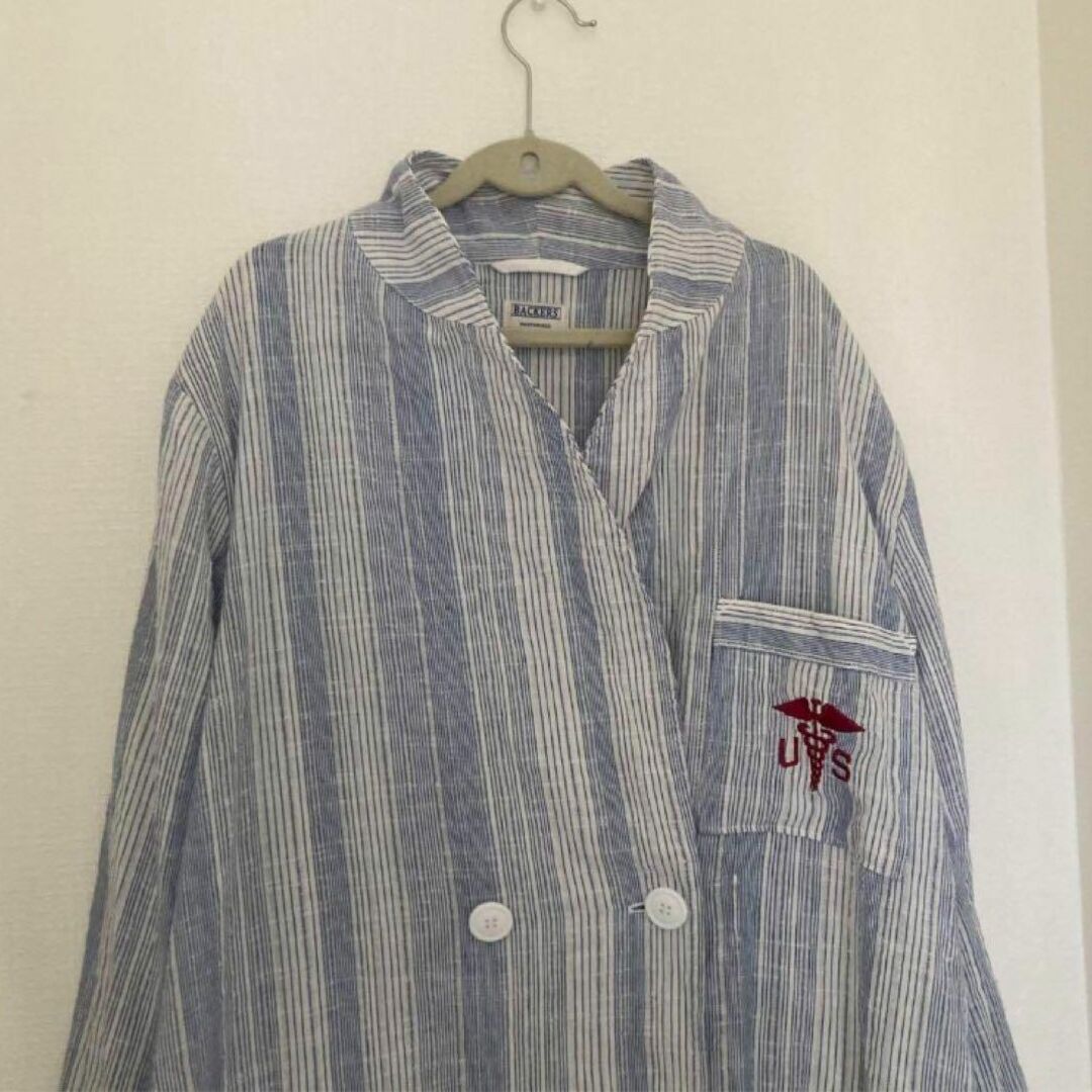 【BACKERS】　シャツ　ロングカーディガン　メンズ　胸ポケット　ワンポイント レディースのトップス(カーディガン)の商品写真