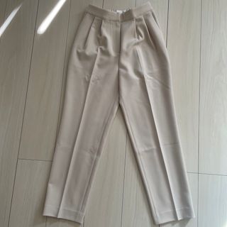 ザラ(ZARA)のna.e 　サンプルセール品　タックパンツ(スラックス)