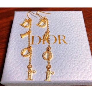 クリスチャンディオール(Christian Dior)のDior 人気 フックタイプ 揺れる ピアス ゴールド ストーン (ピアス)