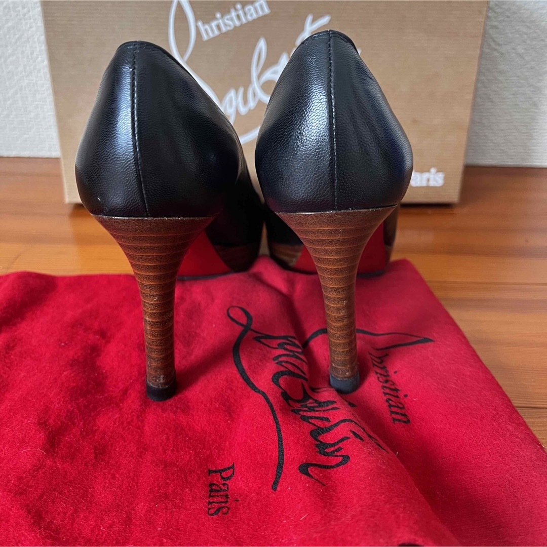 Christian Louboutin - クリスチャンルブタン、シンプル黒パンプスの