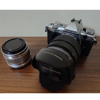 OLYMPUS OM-D E-M5 Mark II　レンズ×2本　バッテリー2個(ミラーレス一眼)