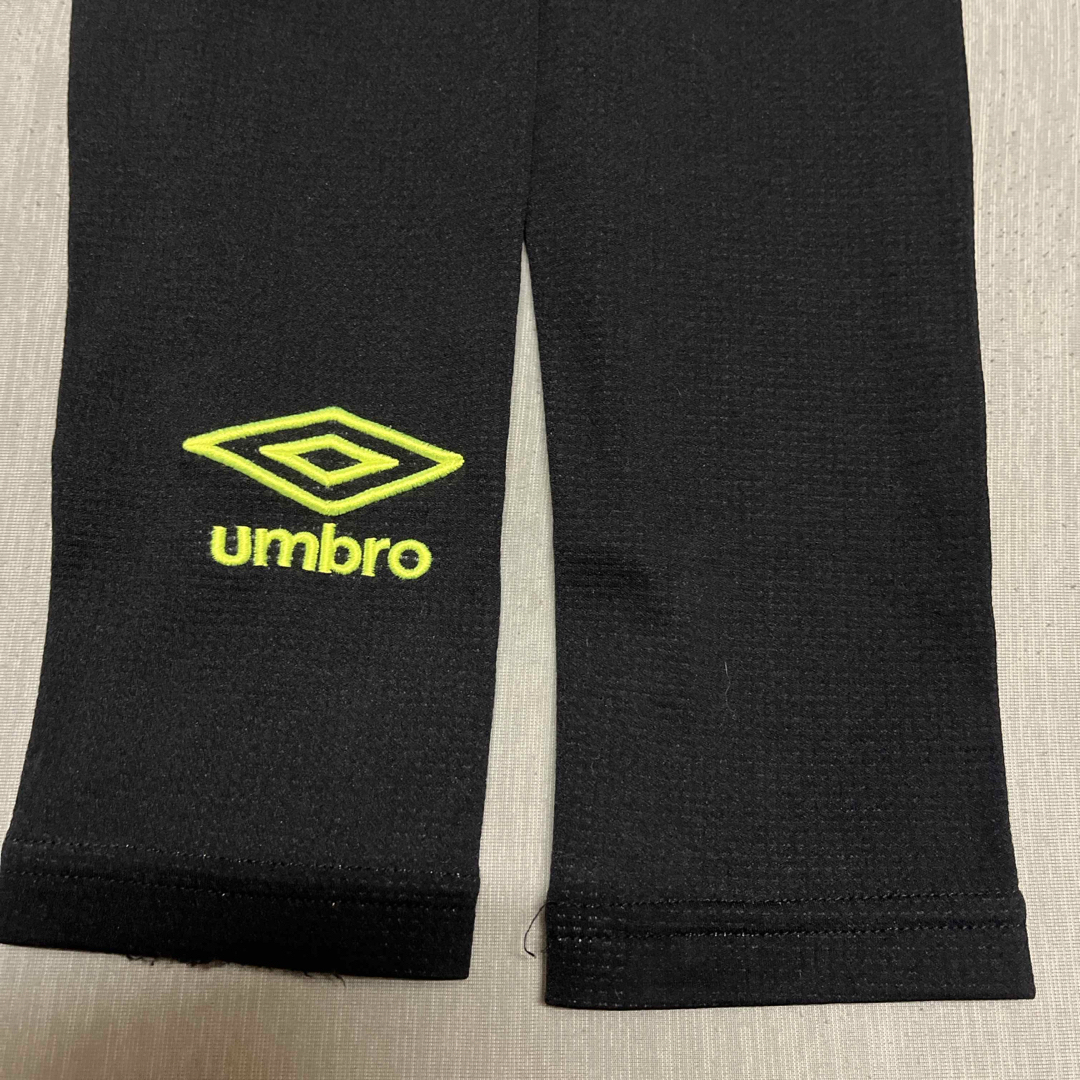 UMBRO(アンブロ)のUMBRO 130 スパッツ　インナー スポーツ/アウトドアのサッカー/フットサル(ウェア)の商品写真