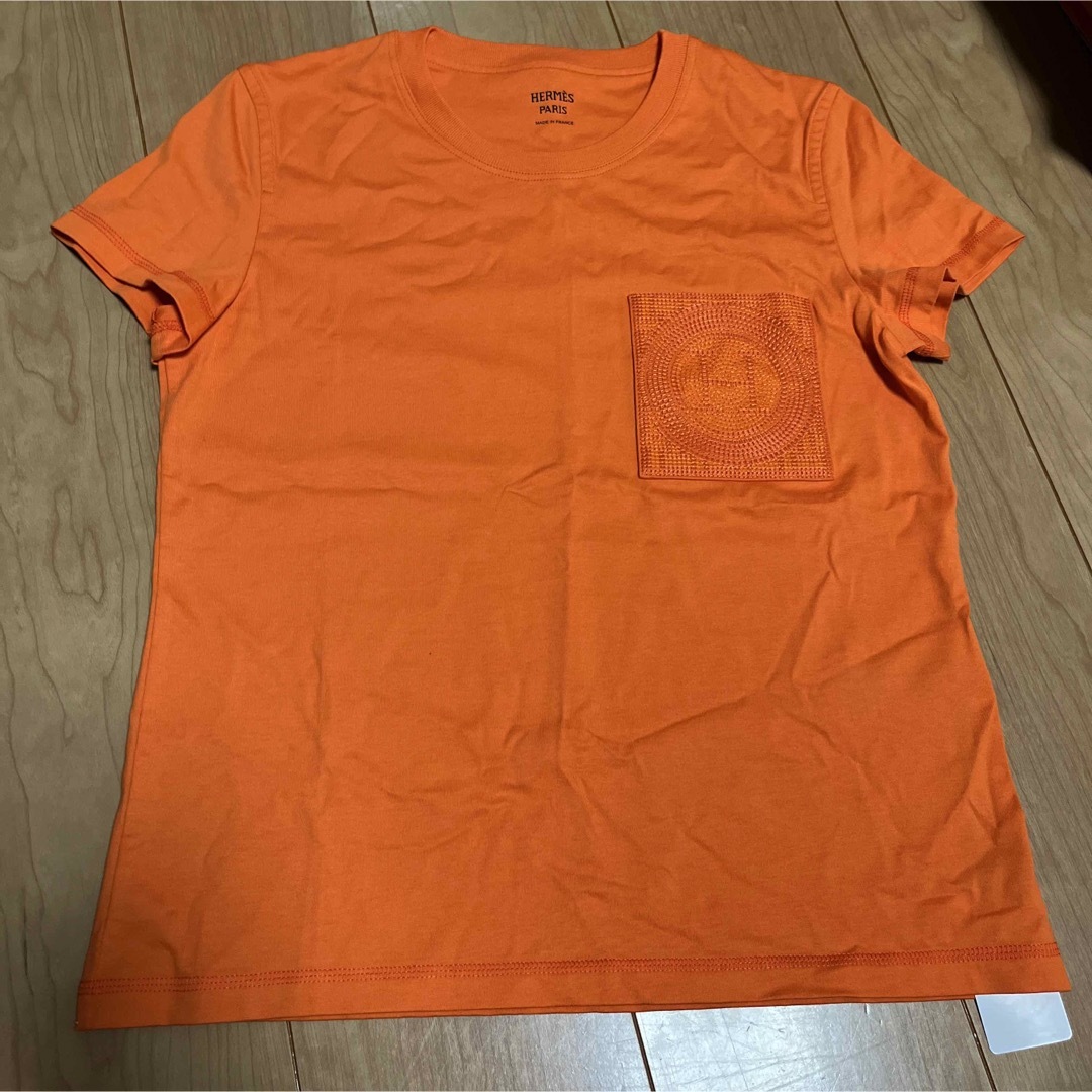 HERMES - エルメス Tシャツ モザイク刺繍入りポケット コットン HERMES - エルメス Tシャツ モザイク刺繍入りポケット コットン