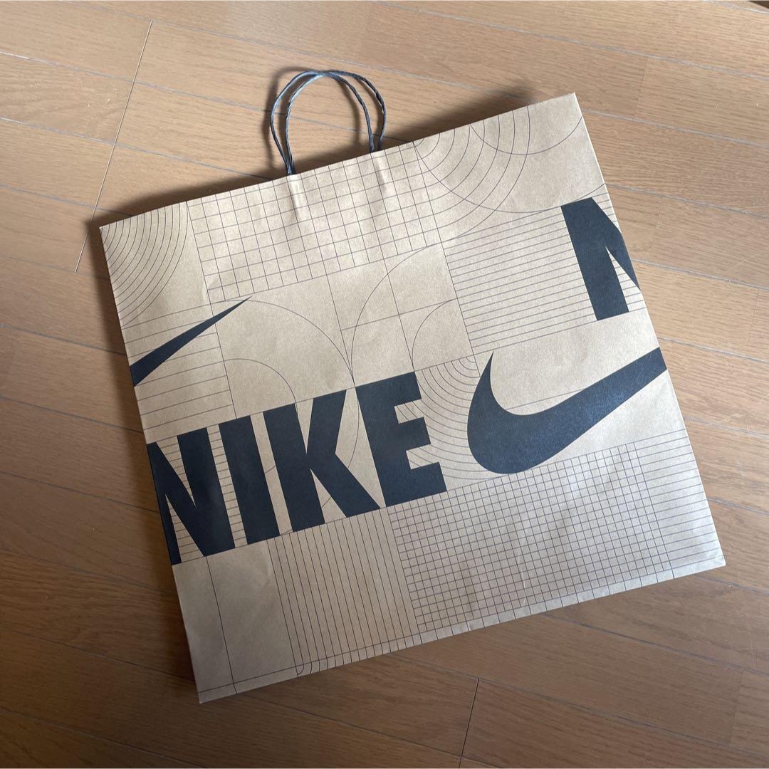 NIKE - 【大人気】NIKE ショッパー 紙袋 特大サイズ 50枚セット NIKE - 【大人気】NIKE ショッパー 紙袋 特大サイズ 50枚セット
