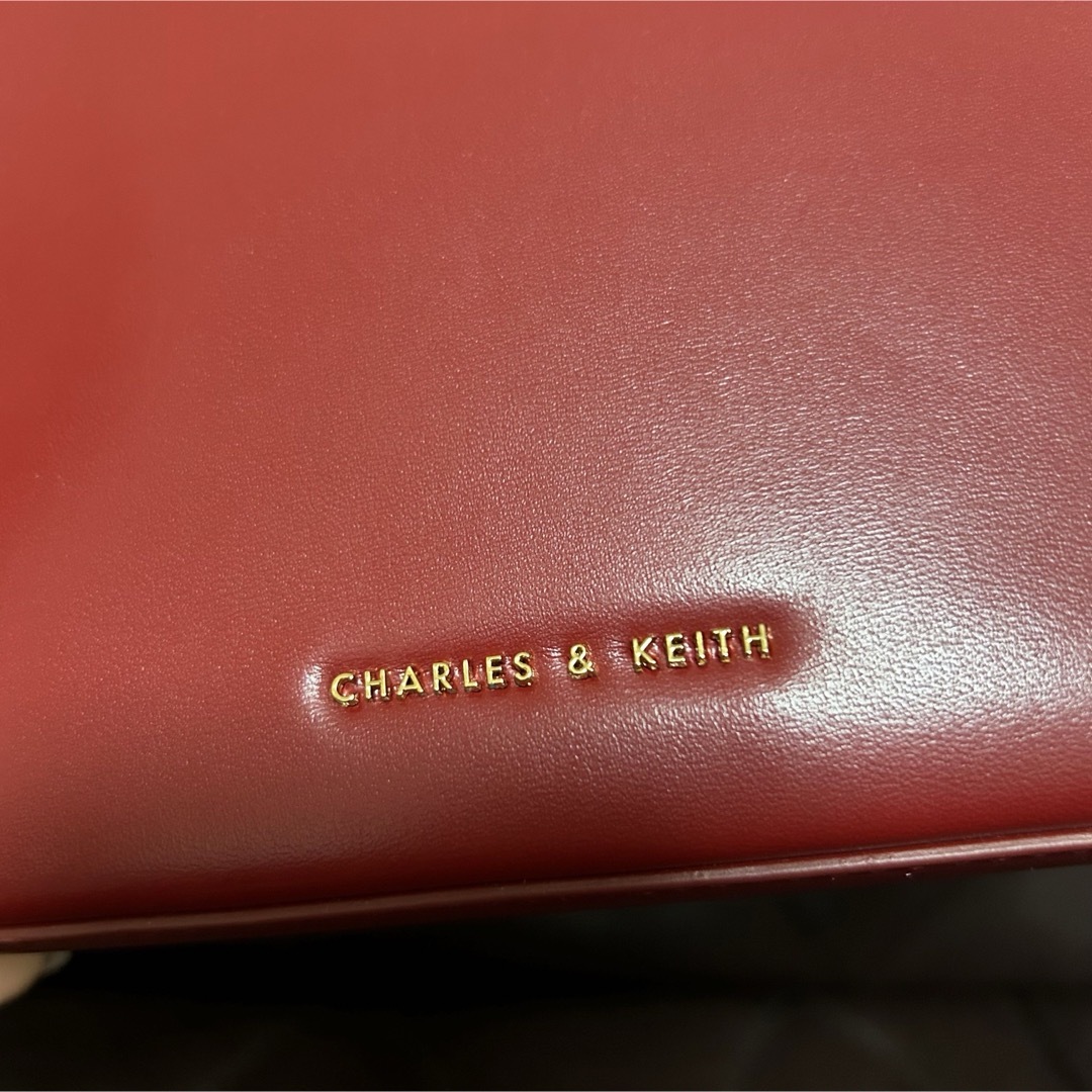 Charles and Keith(チャールズアンドキース)のターンロックショルダーバッグ レディースのバッグ(ショルダーバッグ)の商品写真