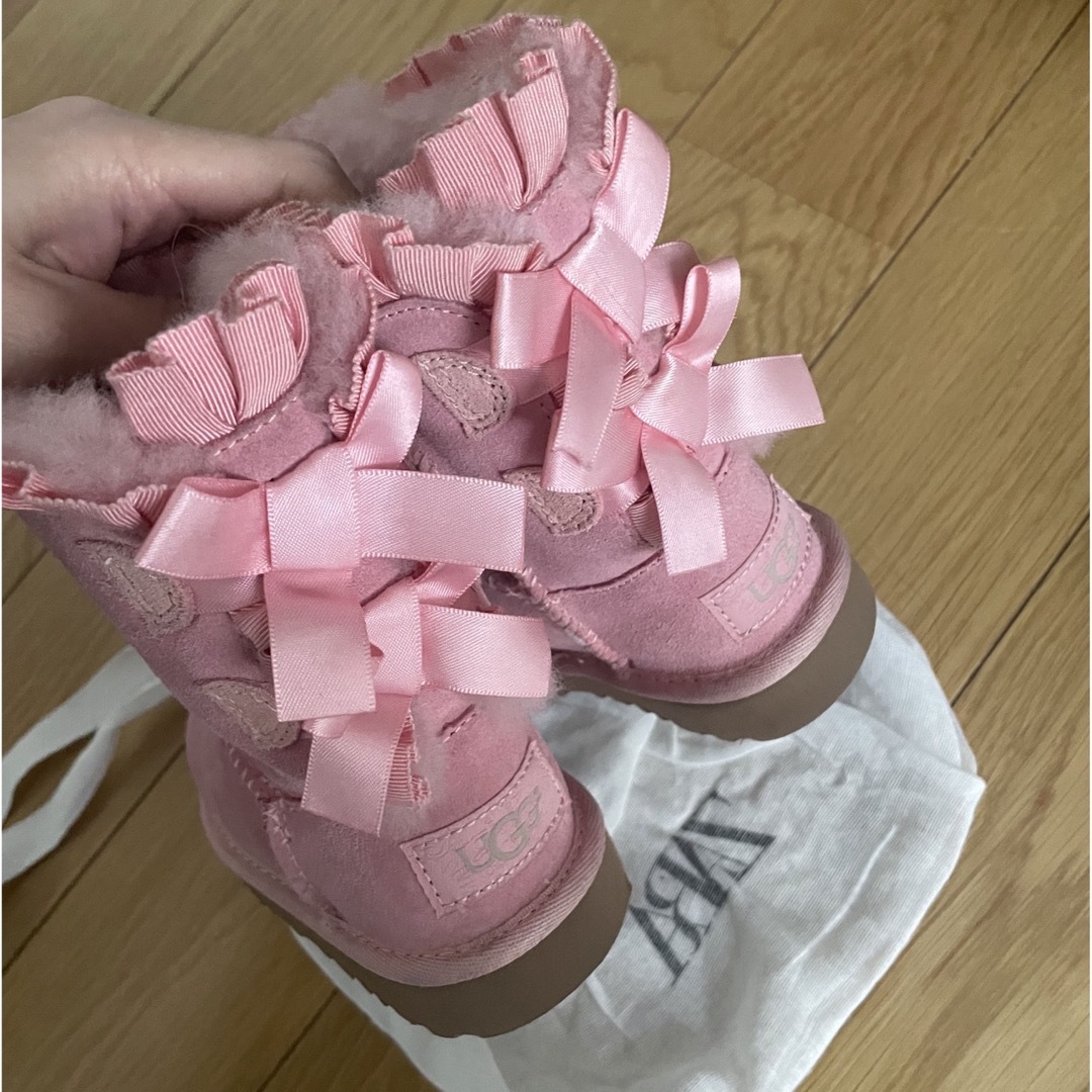 UGG(アグ)のugg kidsムートンブーツ キッズ/ベビー/マタニティのベビー靴/シューズ(~14cm)(ブーツ)の商品写真