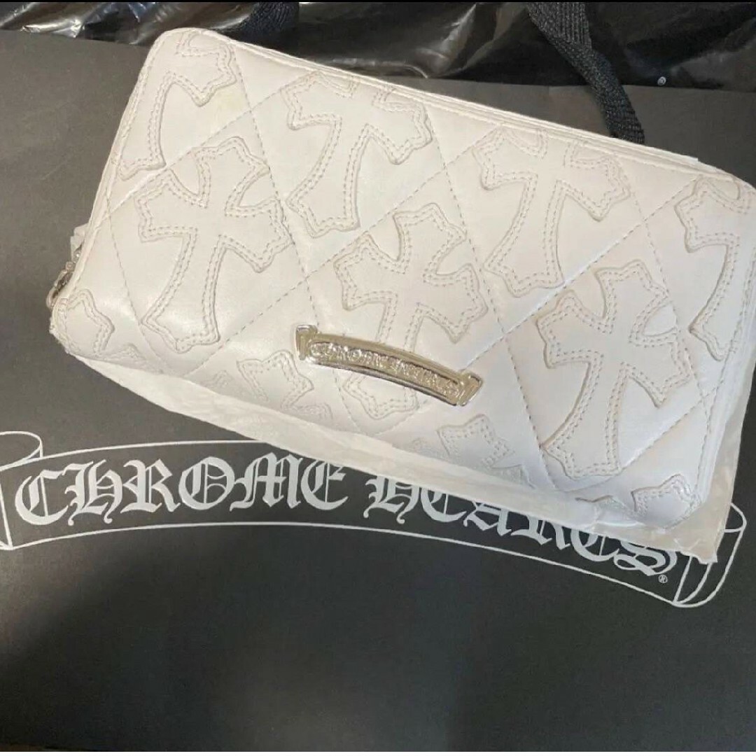 メンズ【美品】CHROME HEARTS ホワイトキルテッドクロスウォレット 財布